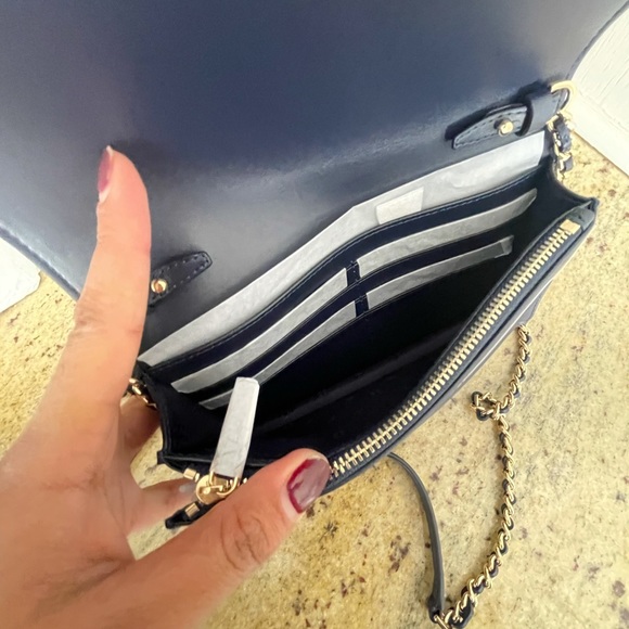 Née 💙 savanna Tory Burch crossbody/ wallet - Picture 4 of 8